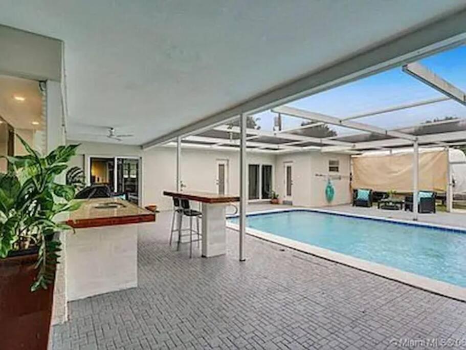 הוילה הוליווד Pool Vacation מראה חיצוני תמונה