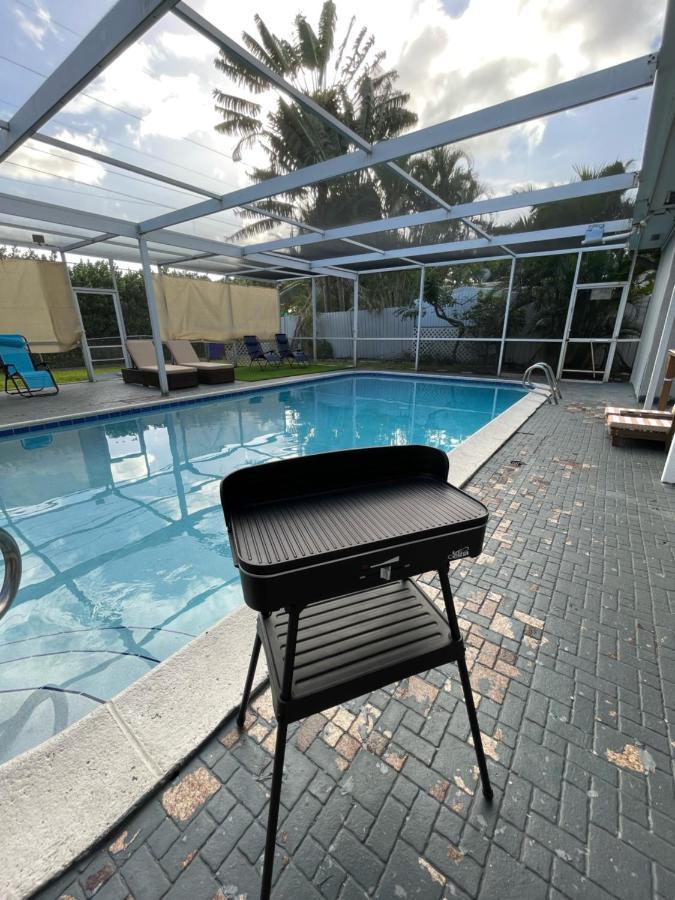 הוילה הוליווד Pool Vacation מראה חיצוני תמונה